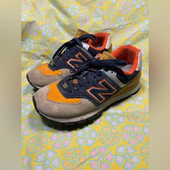 New Balance 574 Rugged Suede Mens 8, Wmns 9.5 Tan, Yellow,Orang and Navy - Picture 2 of 8